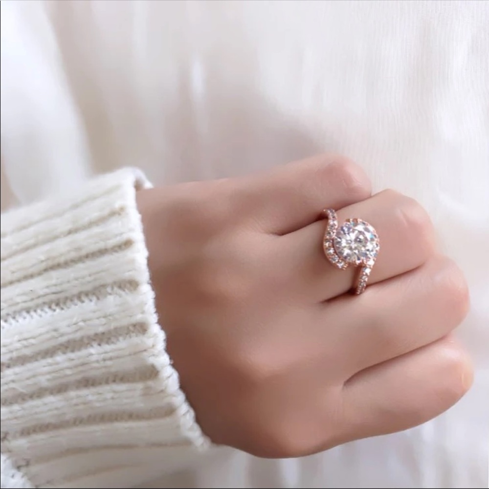 New Design Rose Gold Big Zircon Crystal Stone ring - Picture 3 of 5